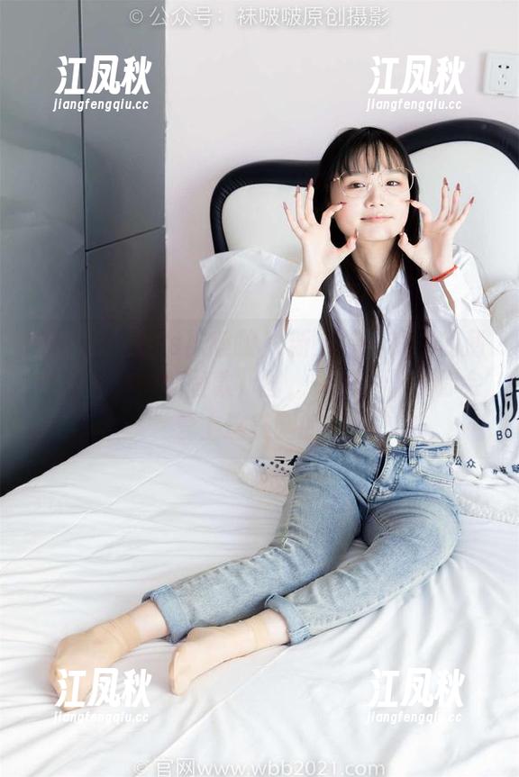 BoBoSocks袜啵啵 - 新上传：糯米的薄白丝（脚尖加固款）图，更新一下，你会爱上这美腿的！
