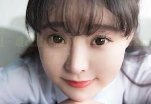 BoLoli菠萝社 – 谁说透明的不值钱？许诺Sabrina的写真让一切都闪闪发光！
