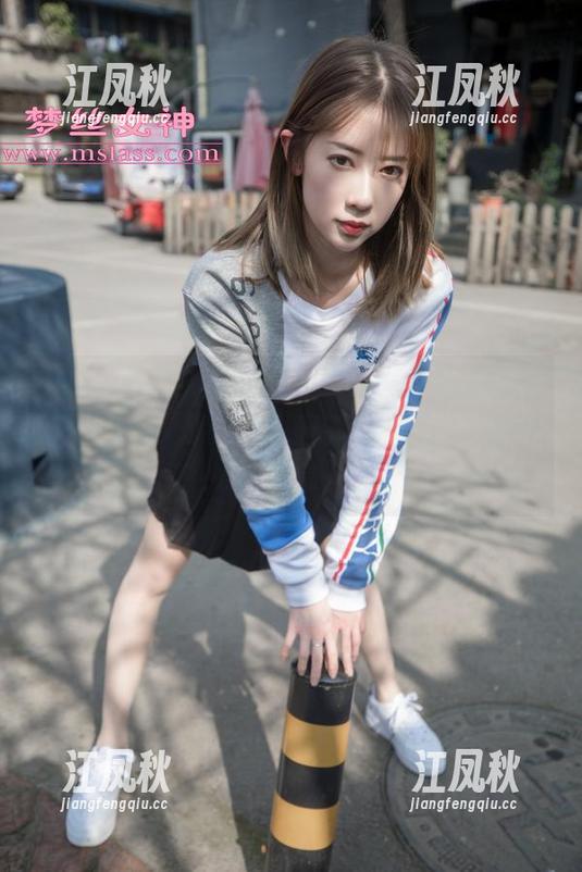 MSLASS梦丝女神 - “跟着乔儿走进校服的回忆，那些年我们都傻傻的…”图片分享