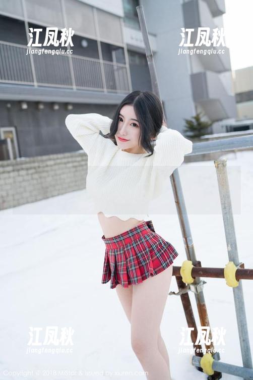 MiStar魅妍社-FoxYini孟狐狸 MiStar魅妍社 - 泳池里的FoxYini孟狐狸,免费图片让你心痒痒!