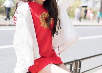 MiStar魅妍社 – 海边的FoxYini孟狐狸：冰淇淋、沙滩和不经意的甜蜜瞬间图集精选！