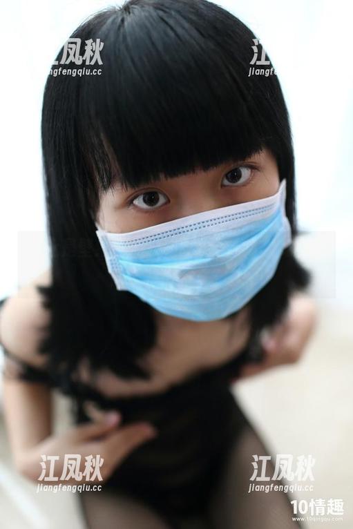 不止是壁纸，ROSI的嫩学妹制服美图仿佛在和你对视？！