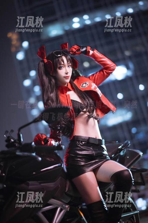 一键在线，Sakiiii翎柒空姐写真，突然觉得飞机也变得好期待！
