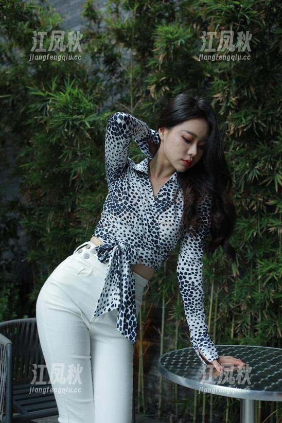 微密圈 - Sia不吃鱼的绝美身姿，无圣光完美曲线合集，心动不心动？