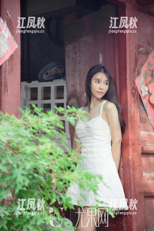 UGirls尤果网-张馨彤 UGirls尤果网 - 张馨彤的裤里丝在线高清大放送,准备好接招了没?