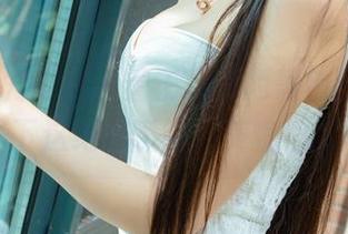 UGirls尤果网 – 看王幼贞的黑色图包,分享一下这绝美瞬间,美貌不解释!