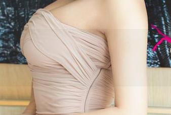 UGirls尤果网 – 有种迷失的美,许文婷的纯白分享,真的让我看了想喝牛奶??
