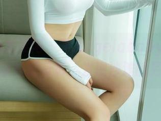 UGirls尤果网 – 飞Angelababy泳衣套图:跟着她的身影,发现沙滩的另一种美