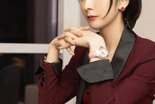 Xiuren秀人网 – Demon瑶瑶的体操服图包：挑战极限——能否在这套衣服里做到平衡？
