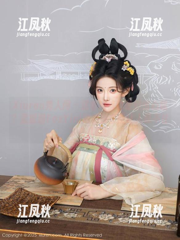 Xiuren秀人网-孟狐狸FoxYini Xiuren秀人网 - 这套短裤也是别出心裁?孟狐狸FoxYini的高清套图让人忍不住多看几眼!