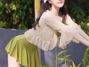 Xiuren秀人网 – 瞧！白琮瑗定制眼镜图集，光线太美，我怎么忍心闭眼？