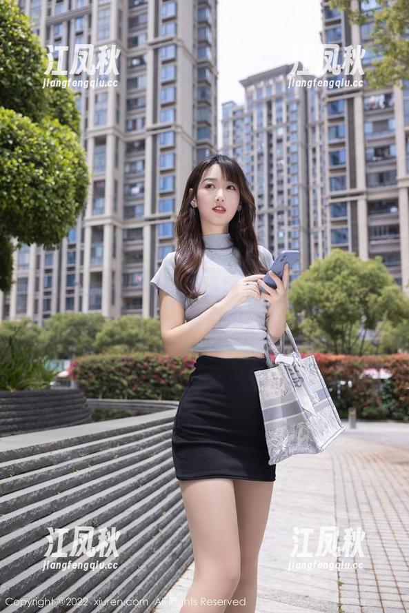 Xiuren秀人网-糯美子nini Xiuren秀人网 - 精选图集:糯美子nini的黑色魅力,有点撩又不明显!