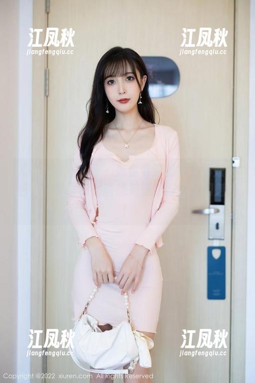 Xiuren秀人网-苏曼兮 Xiuren秀人网 - 来看看苏曼兮的厨娘图包,隔着屏幕都能感受到那股食欲和魅力!