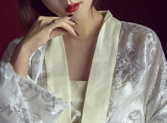 YouMi尤蜜荟 – 小KK的学妹写真作品分享:真相是…我都没看懂自己在干啥!