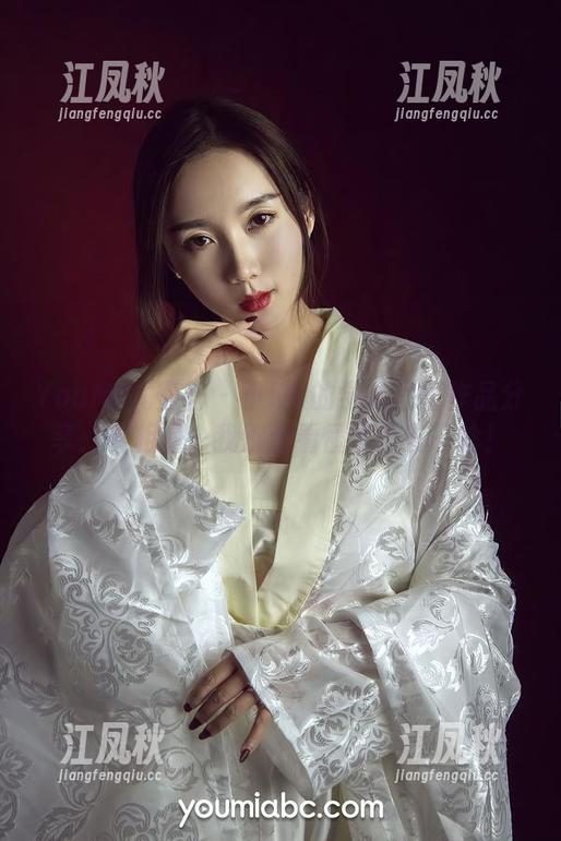 YouMi尤蜜荟-小KK YouMi尤蜜荟 - 小KK的学妹写真作品分享:真相是…我都没看懂自己在干啥!