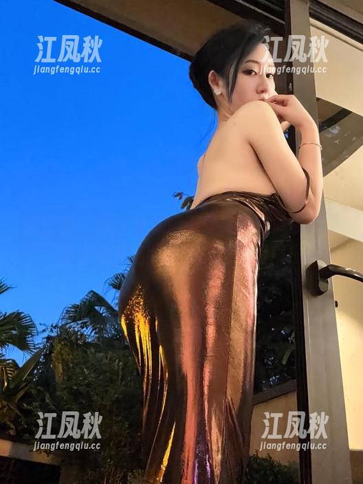 微密圈 - 原图分享：不爱笑的赛琳夏天，带你看看这个夏天的绝美困境！