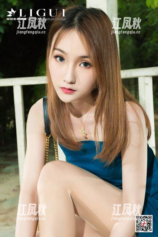 丽柜 - 看凉儿的最新写真集“红色小情调”，简直让我想回家找红色衣服穿。