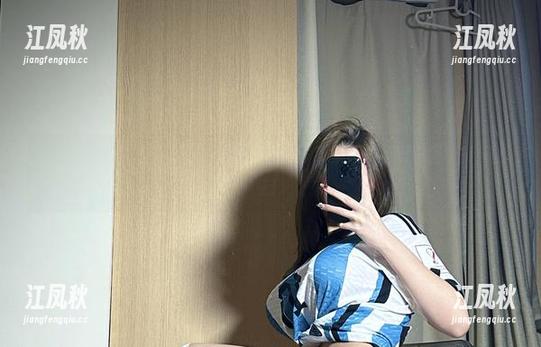 乙醇子 微密圈 - 乙醇子,你家的女佣,她的写真集简直让我想回家打扫卫生!