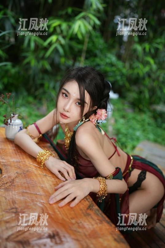 余多多Dudu 从妲己古风看余多多Dudu的写真,诱惑在每一帧
