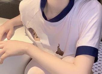倦倦喵的巫女术更新了!这次披上魔法袍,我的心都被冲击了!