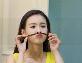 克拉女神 – 发现忆之的新秘密，每次美图更新都是个小惊喜！