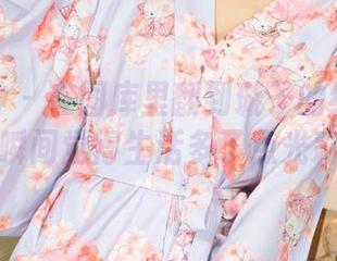 克拉女神 – 在图库里翻到璇子的纯白作品，瞬间觉得生活多了点光彩。