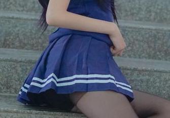 跟随兔玩映画的镜头,高清壁纸里的天台少女,真是个绝色尤物!