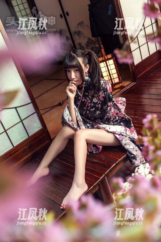 头条女神-COCO 头条女神 - 跟着COCO最新内衣写真走一遭:魅惑还是误导?