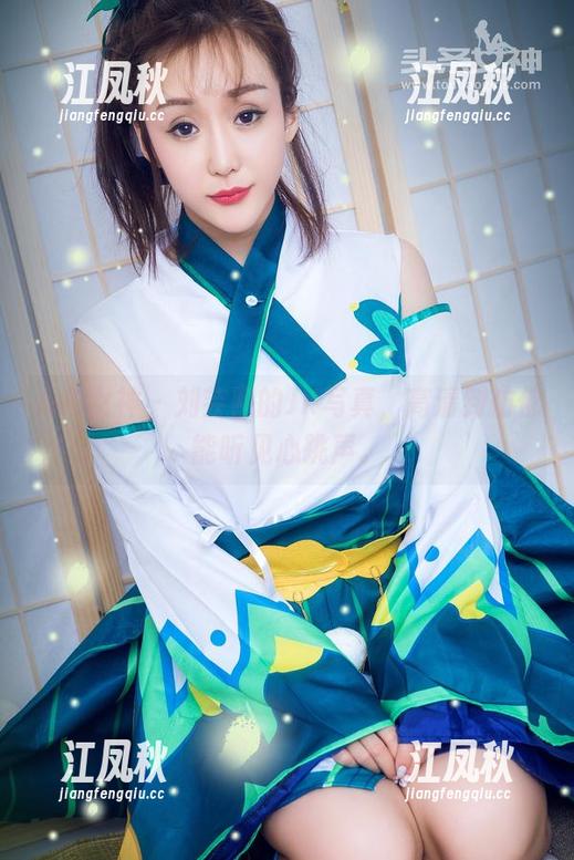 头条女神 - 刘芸熙的JK写真，高清到仿佛能听见心跳声。