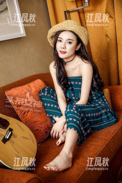 头条女神 - 热门推荐：李温柔最新丝袜合集，视觉享受在线