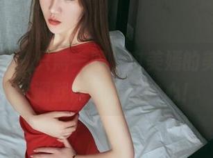 头条女神 – 只需一眼,申美嫣的美脚写真资源就能打动你的心!