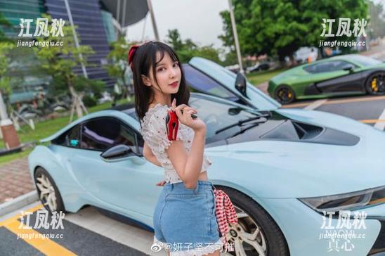 原图中的妍子坚不可摧和她的女孩，壁纸上的梦幻感真的是一把好牌！