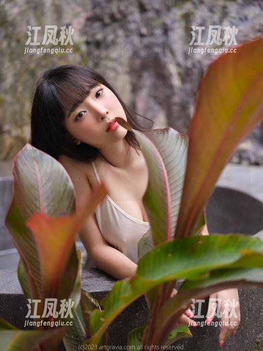 姜仁卿(강인경)的图包，我不敢说什么，光是美足就让我尖叫了。