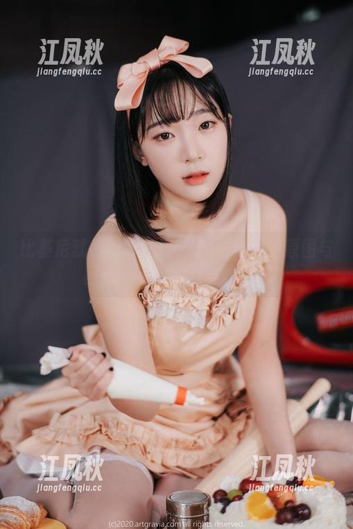 比基尼就是浪漫：姜仁卿(강인경)的原图与图册让人想起飘零的夏天