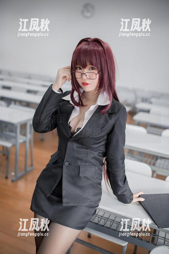 宅夏yoko裸足之美：一组让人舍不得眨眼的美图