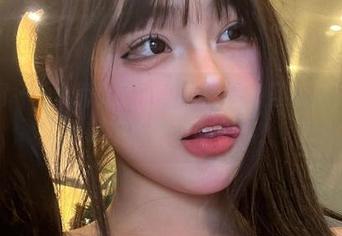 微密圈 – 小u优优子的全套图包：圣诞限定，你绝对不想错过的美丽！