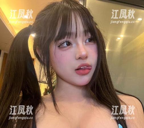 微密圈 - 小u优优子的全套图包：圣诞限定，你绝对不想错过的美丽！