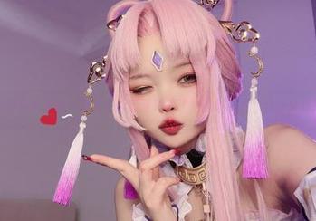 小瑶幺幺蕾丝梦游记:这图包简直是颠覆了我的想象力,脑海里满是色彩。
