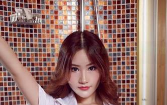 尤物馆 – 艾小青的双人写真集，下载后你就会发现，真有双份的欢乐！