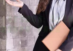 尤蜜荟 – 允尔透明写真：又轻又薄，像是遗落的梦境，真真假假……