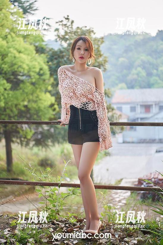 尤蜜荟 - 菲儿的裤里丝写真，下载后心里会悄悄咯噔一下