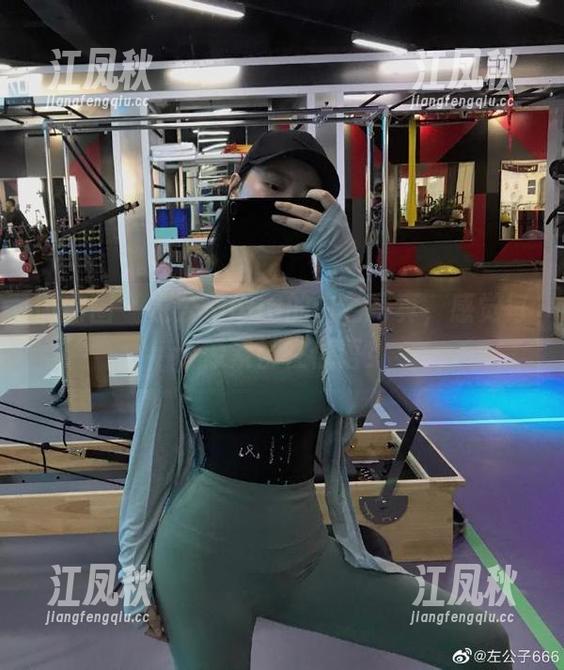 微密圈 - 左公子666的白色写真，感觉每个像素都在低语！