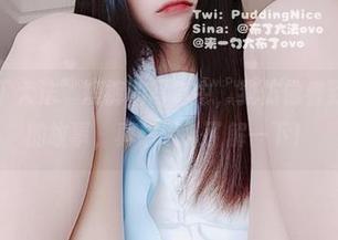 在“布丁大法”短裤的写真中,我仿佛看到了隐藏的故事,真想深入了解一下!