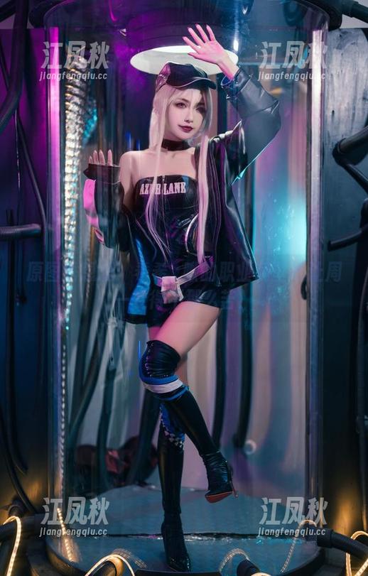 原图秀恩爱：希希_啾的职业装壁纸让周一变得不那么苦！
