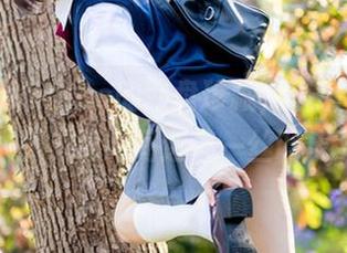 幼爱youmeko的网盘珍藏,小琪舞JK制服,隐约间透着一丝调皮