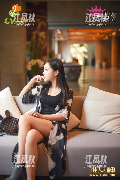 推女神 - 当王明明的美腿遇上在线美图：你准备好举手投票了吗？