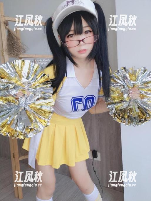 摇摇乐yoyo 死库水:摇摇乐yoyo的写真魔法,原图一见倾心