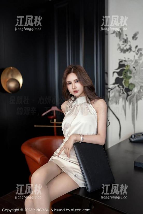 星颜社 - 心妍小公主高跟鞋：步态优雅下的艰辛，下载作品让你见证这一切！