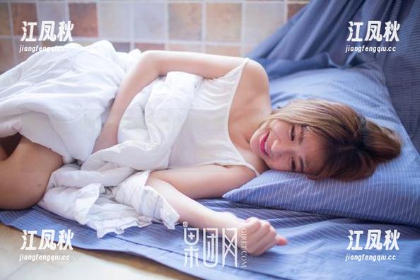 果团网-林弯弯 果团网 - 穿梭在林弯弯的内衣世界:写真合集,感受那微妙的温柔。