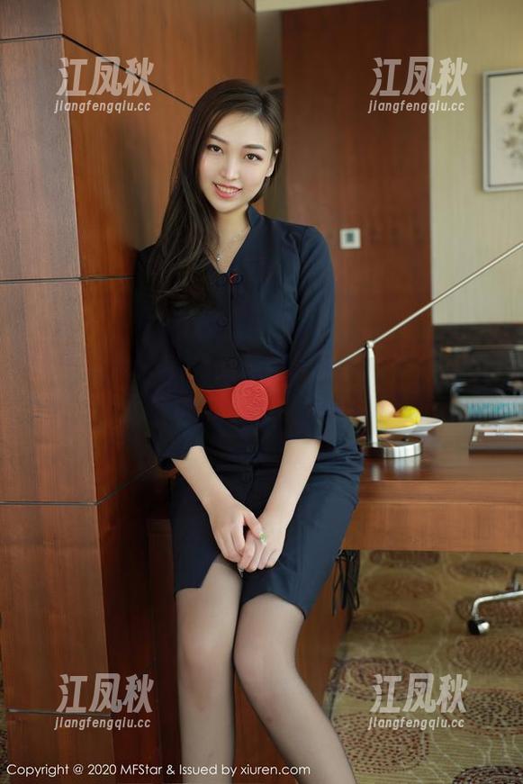 模范学院 - 宅兔兔美足作品，在线等你来品味，心里的小鹿乱撞！